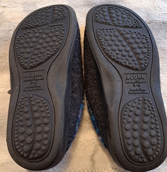 Acorn Wool Hood Back Slippers   Size 5/6 - Picture 9 of 9